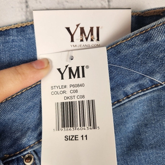 NWT YMI Size 11 Medium Wash Boot Cut Jeans - Picture 3 of 7